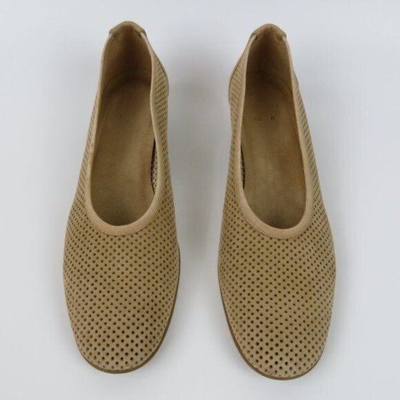 STUART WEITZMAN Women's Tan Perforated Round Toe Low Heels Size 10 - Picture 4 of 10